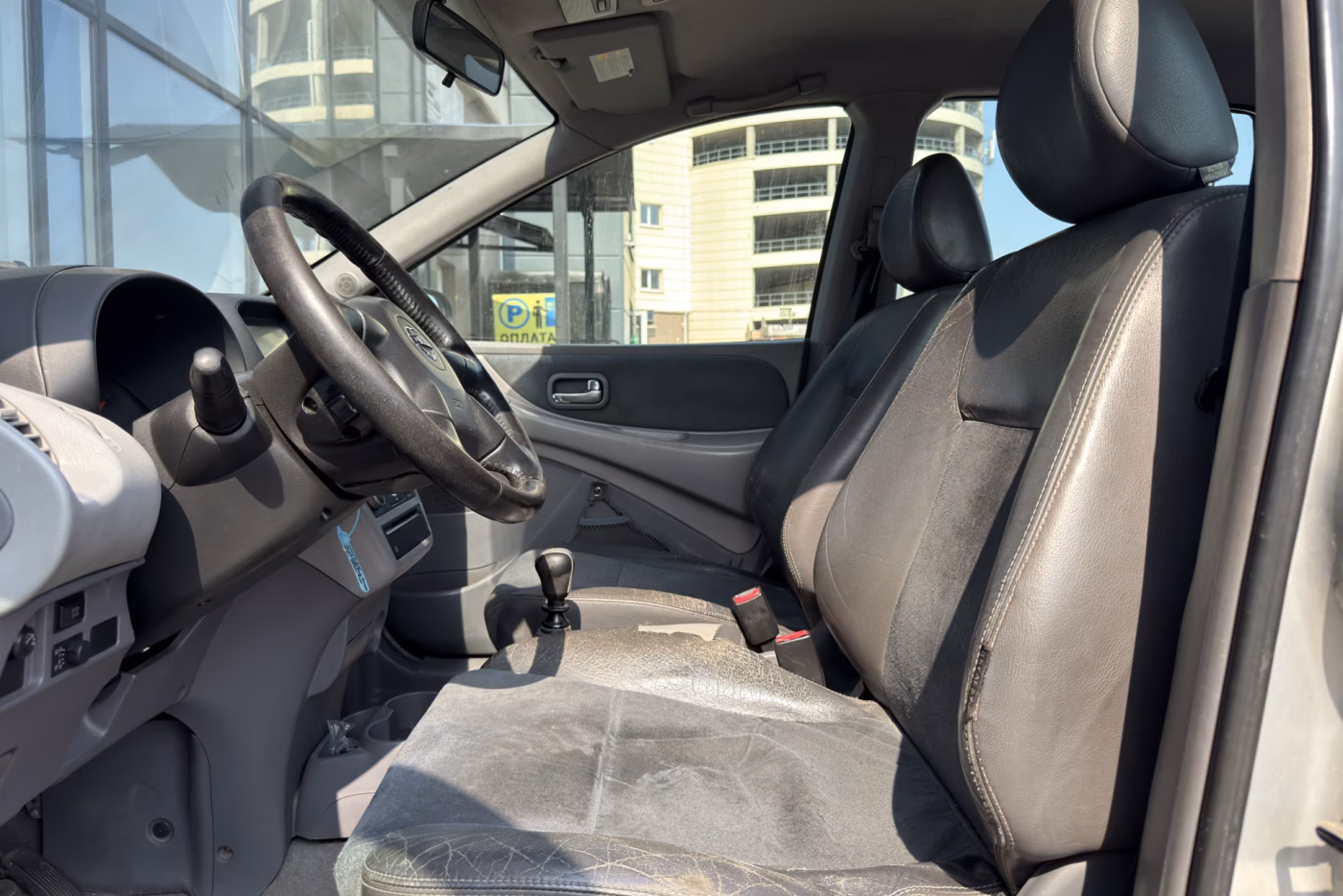 Nissan Almera Tino фото 10