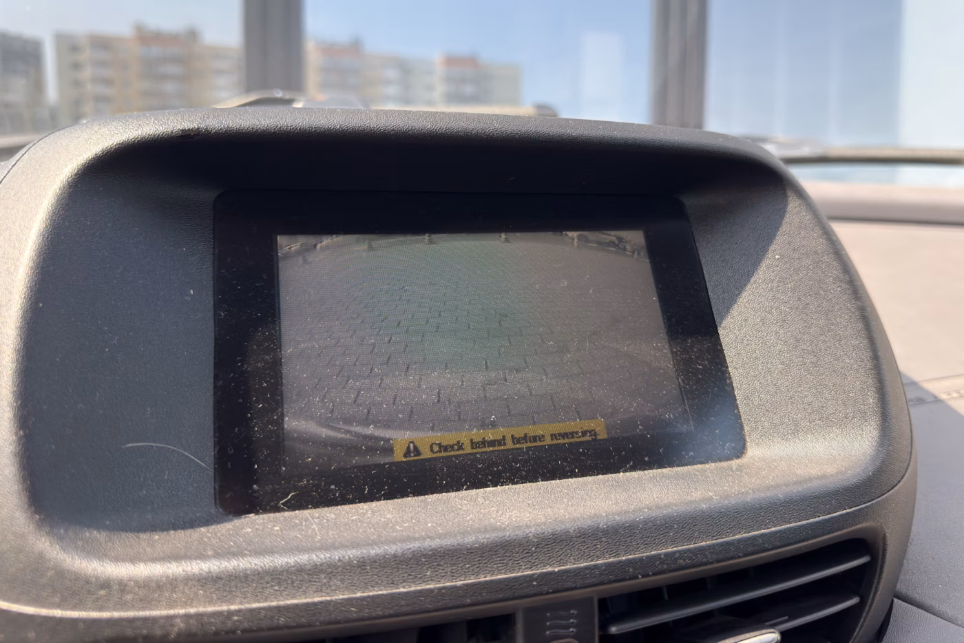 Nissan Almera Tino фото 21