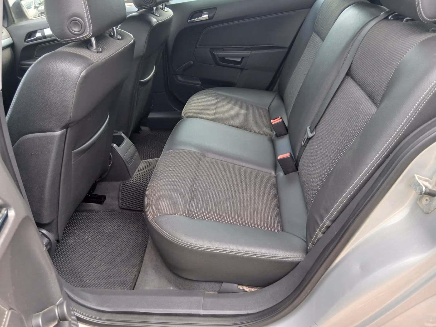 Opel Astra фото 17
