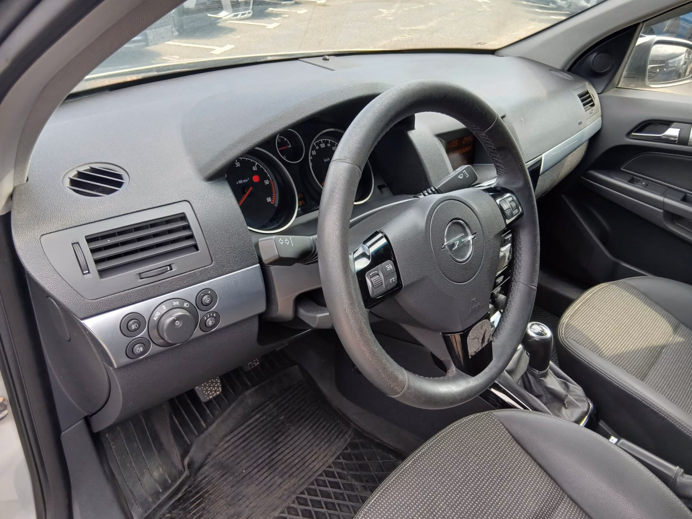 Opel Astra фото 24