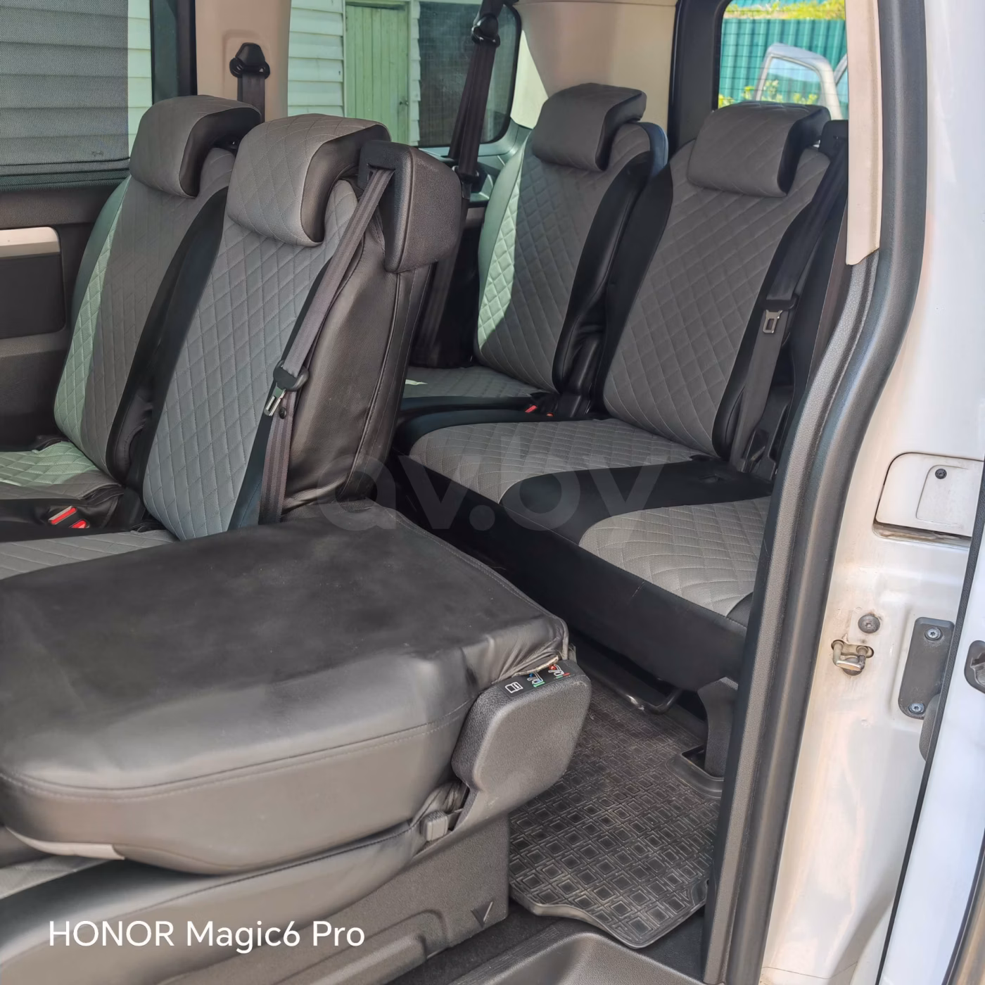 Peugeot Traveller фото 11