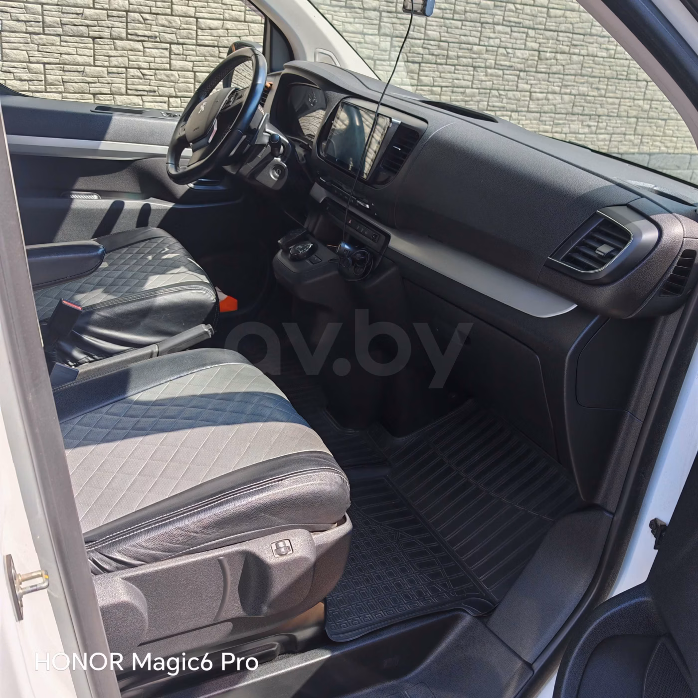 Peugeot Traveller фото 9