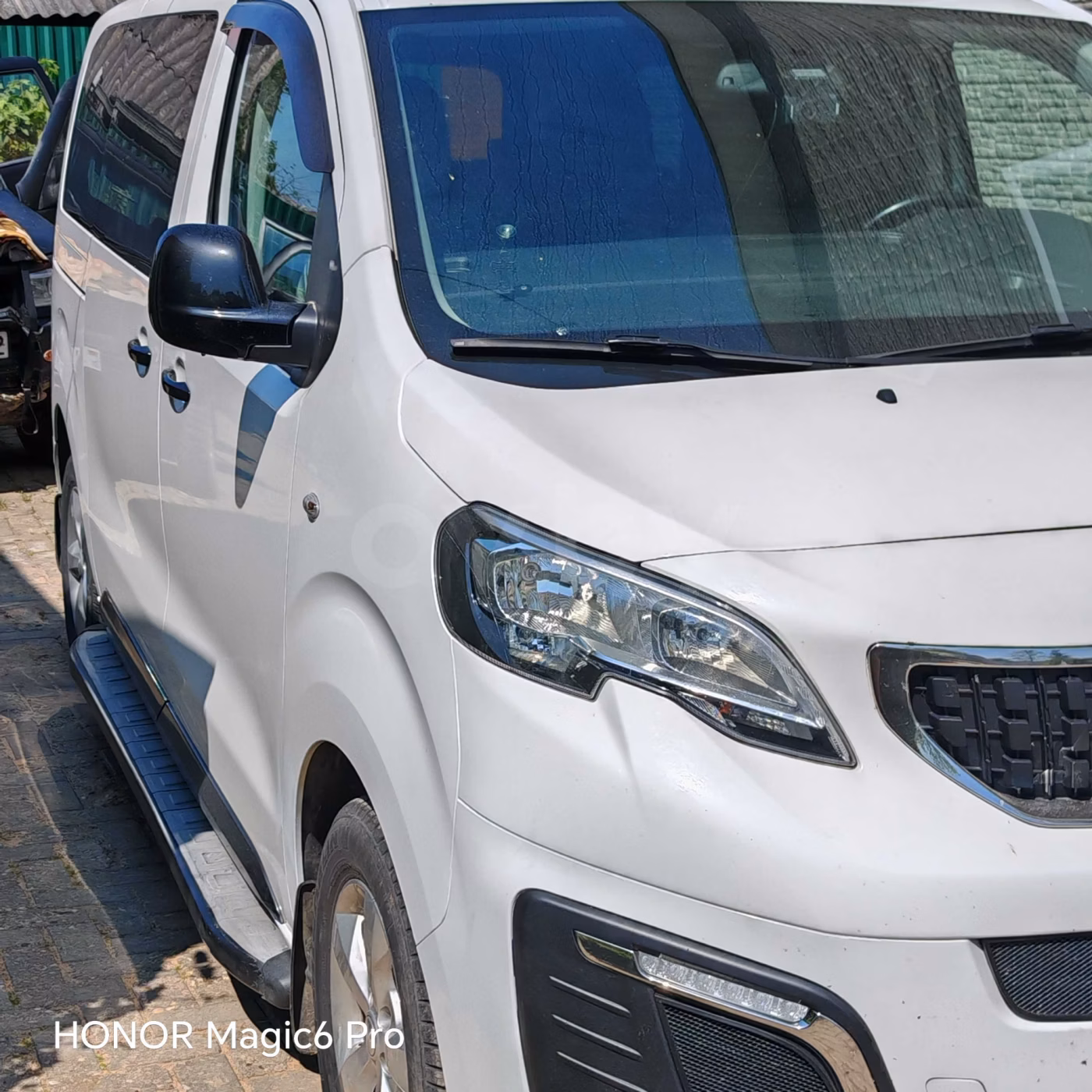 Peugeot Traveller фото 3
