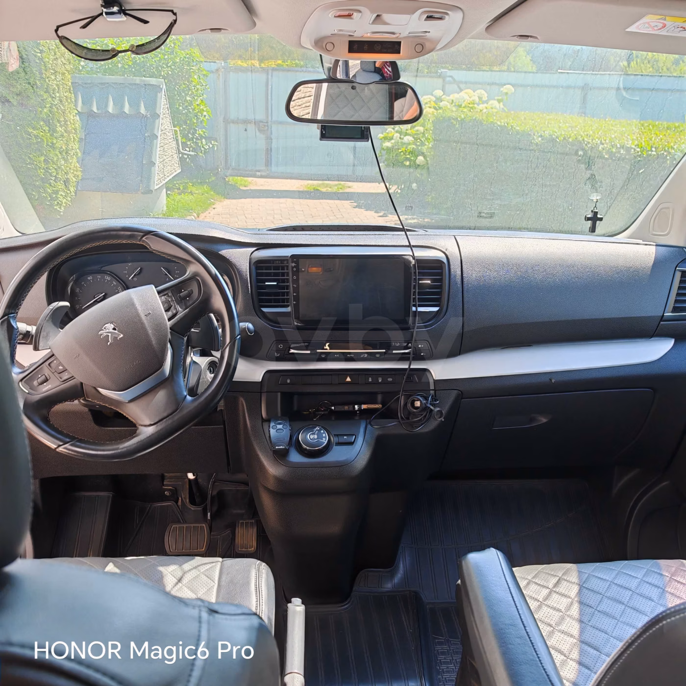 Peugeot Traveller фото 6