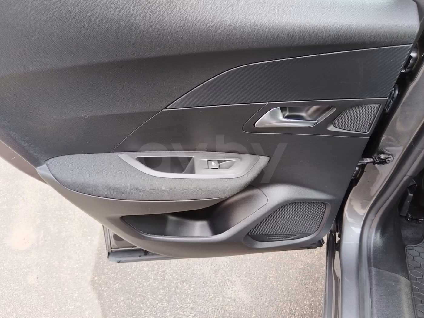 Peugeot 2008 фото 12