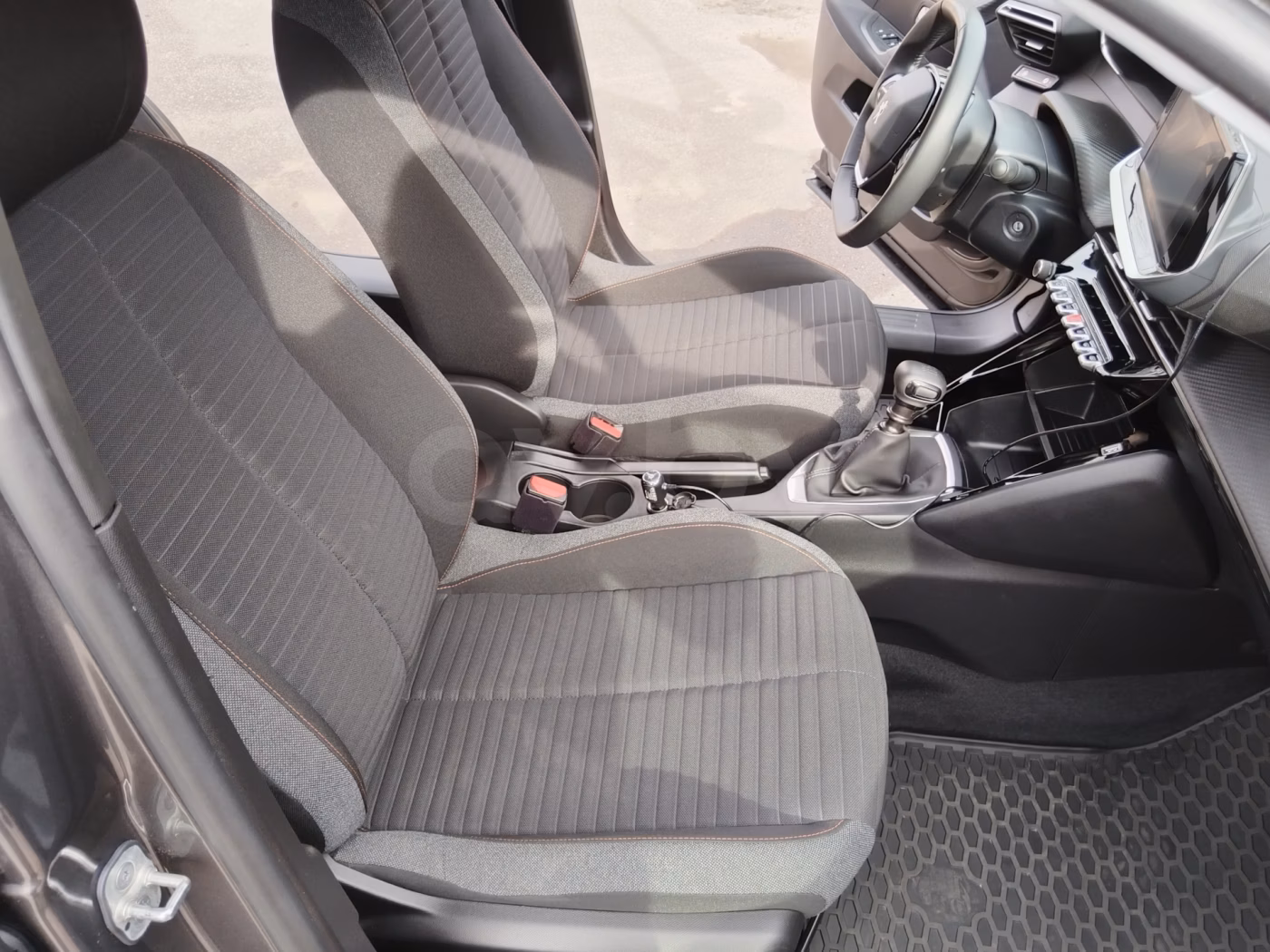 Peugeot 2008 фото 18