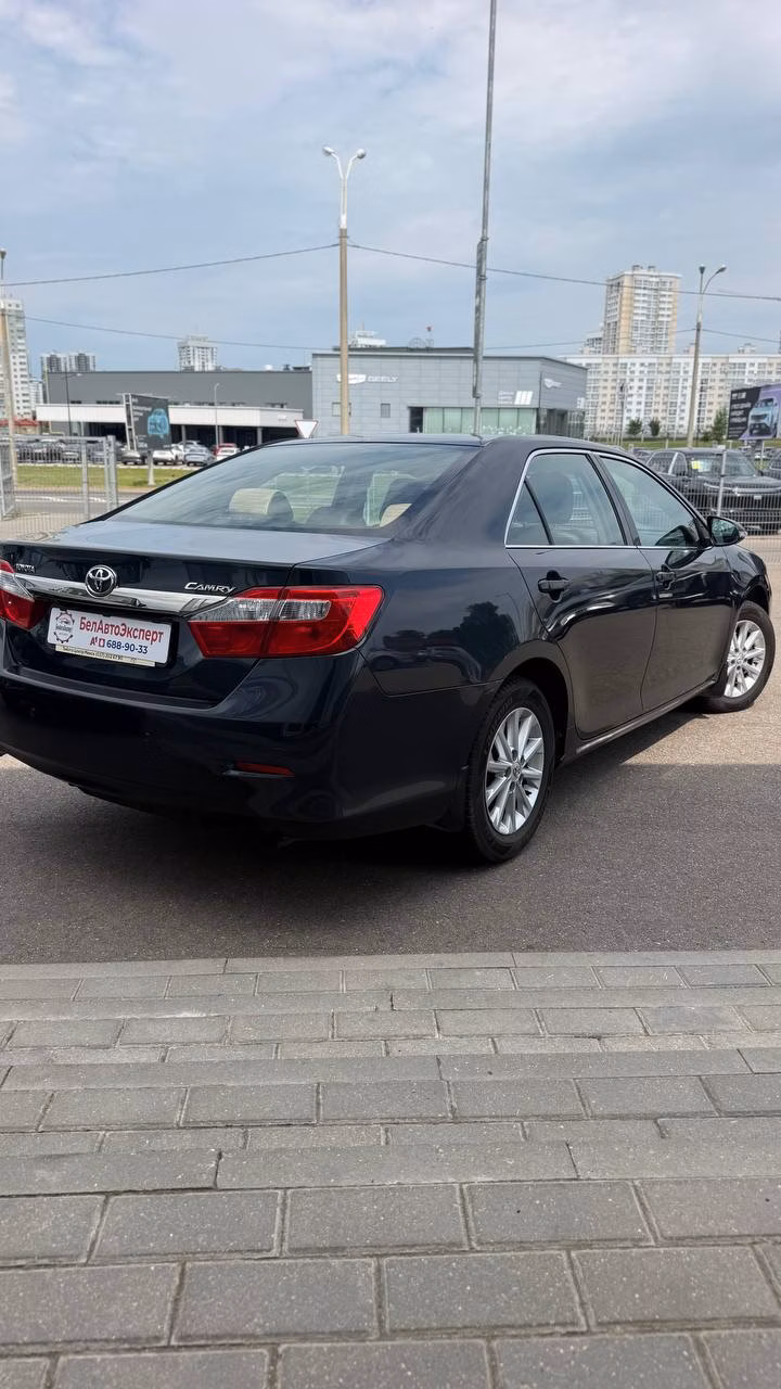 Toyota Camry фото 5