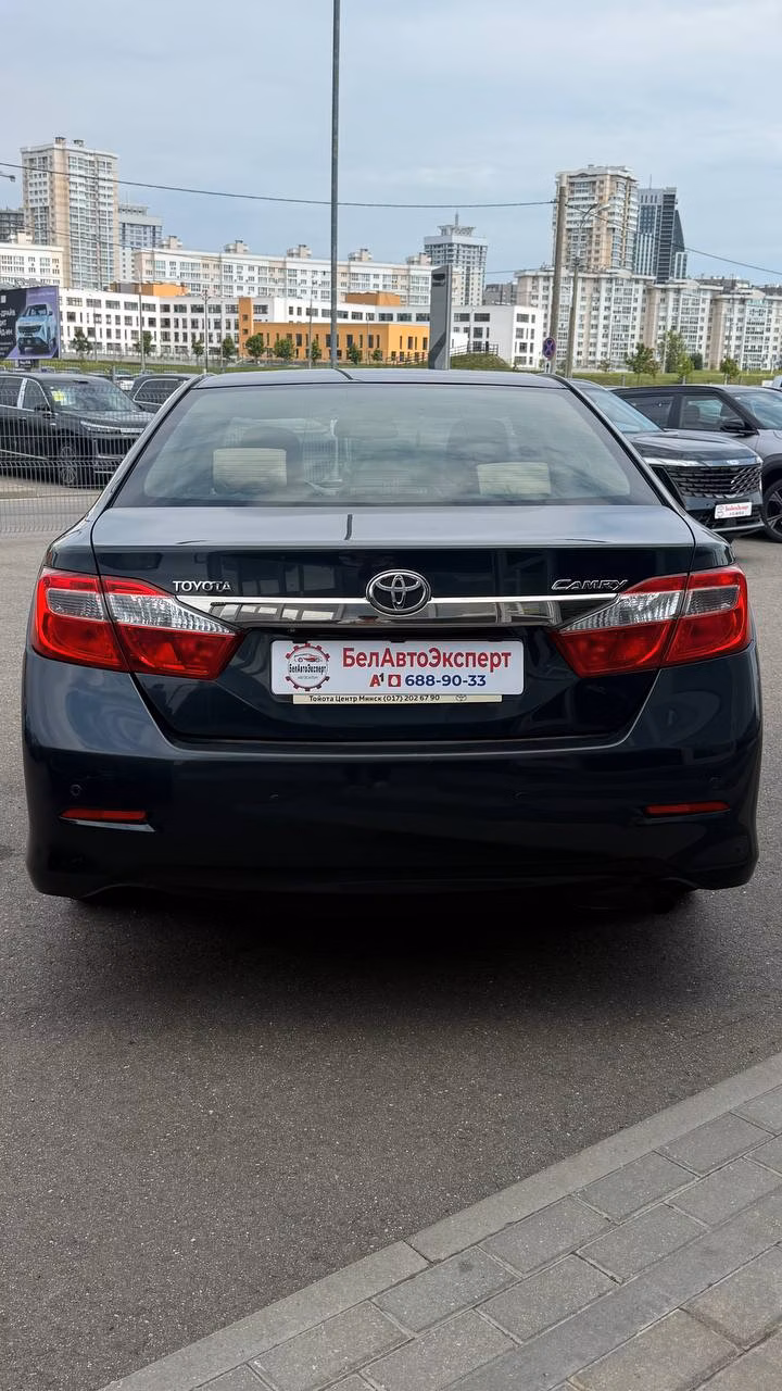 Toyota Camry фото 7