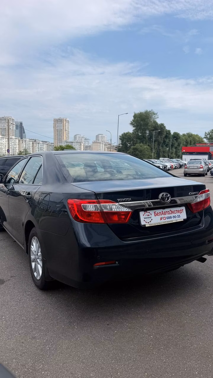 Toyota Camry фото 8