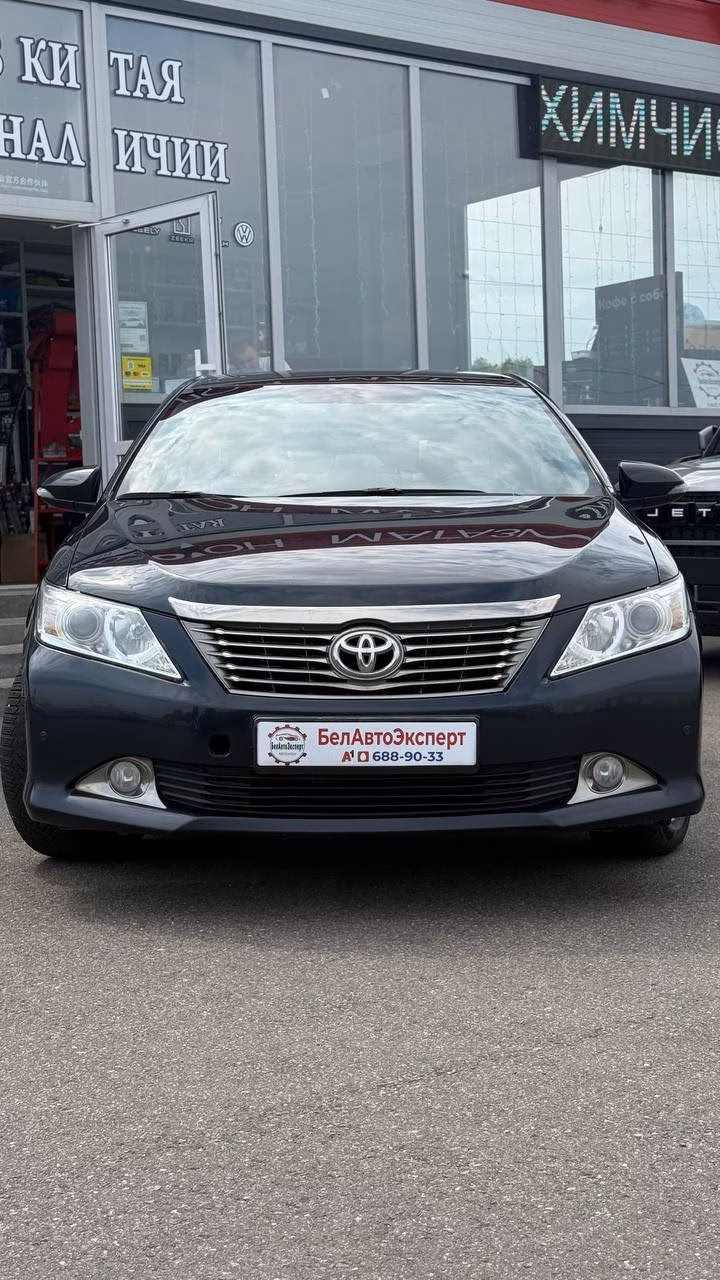 Toyota Camry фото 3