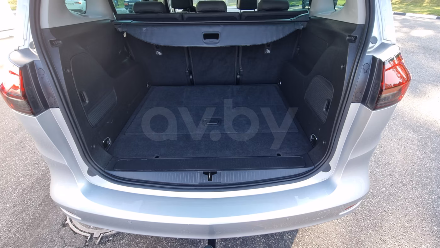 Opel Zafira фото 9