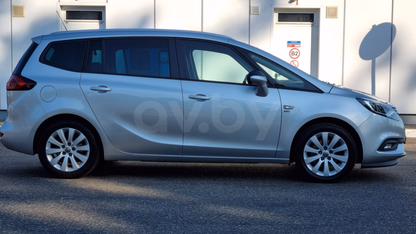 Opel Zafira фото 6