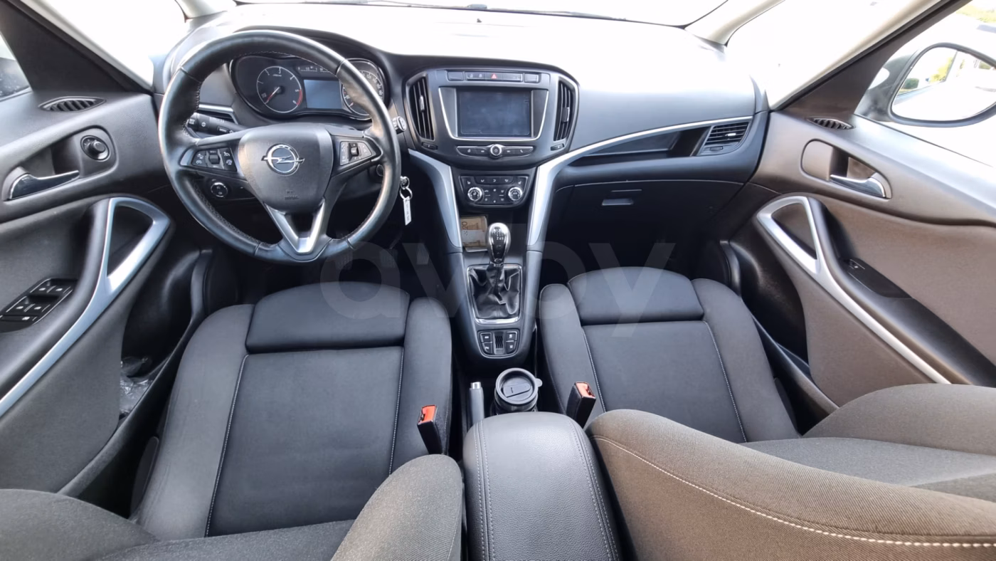 Opel Zafira фото 16