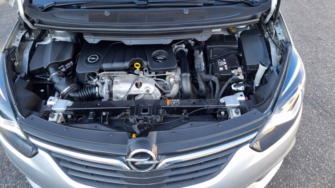 Opel Zafira фото 10