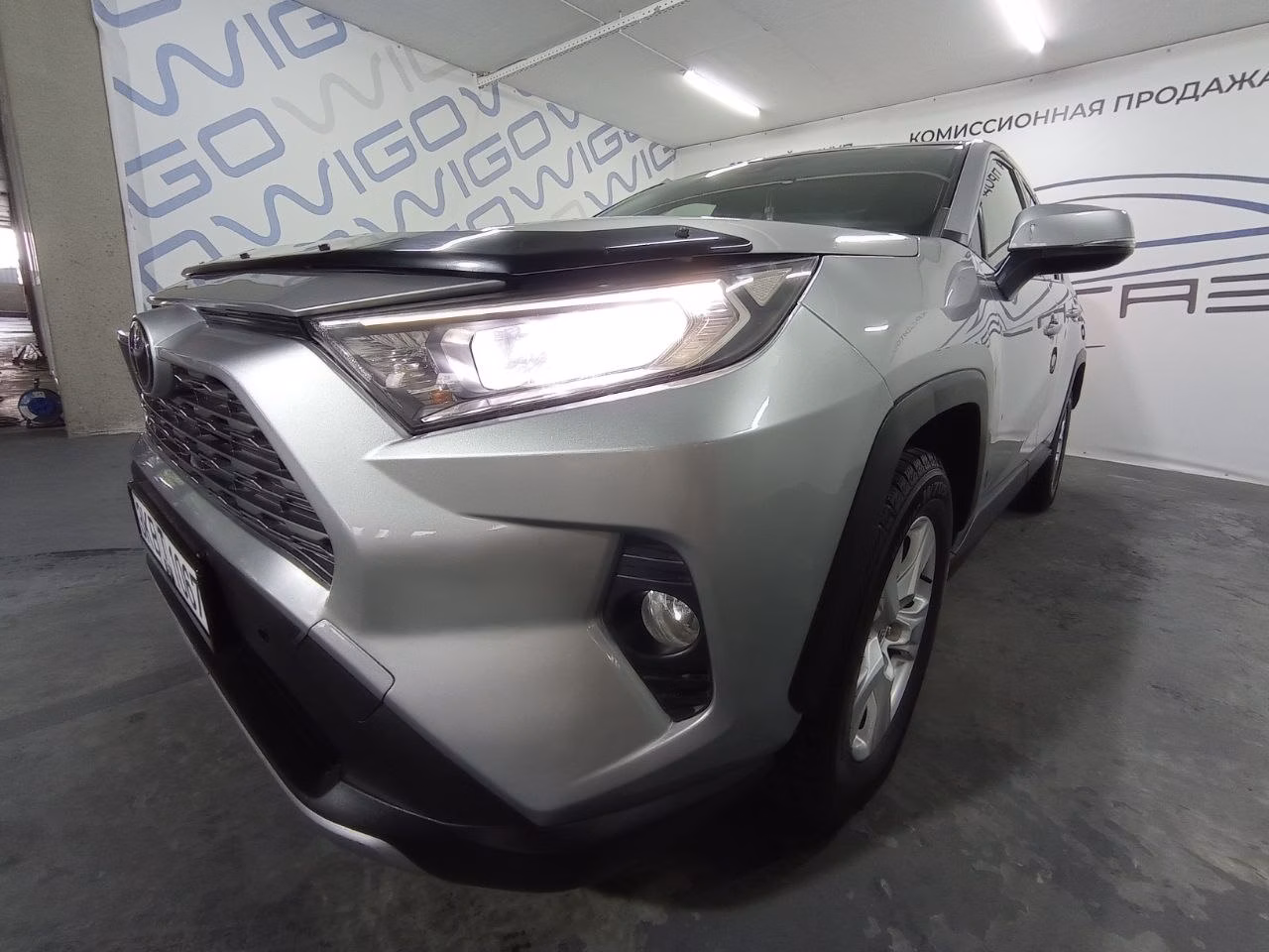 Toyota RAV4 фото 4