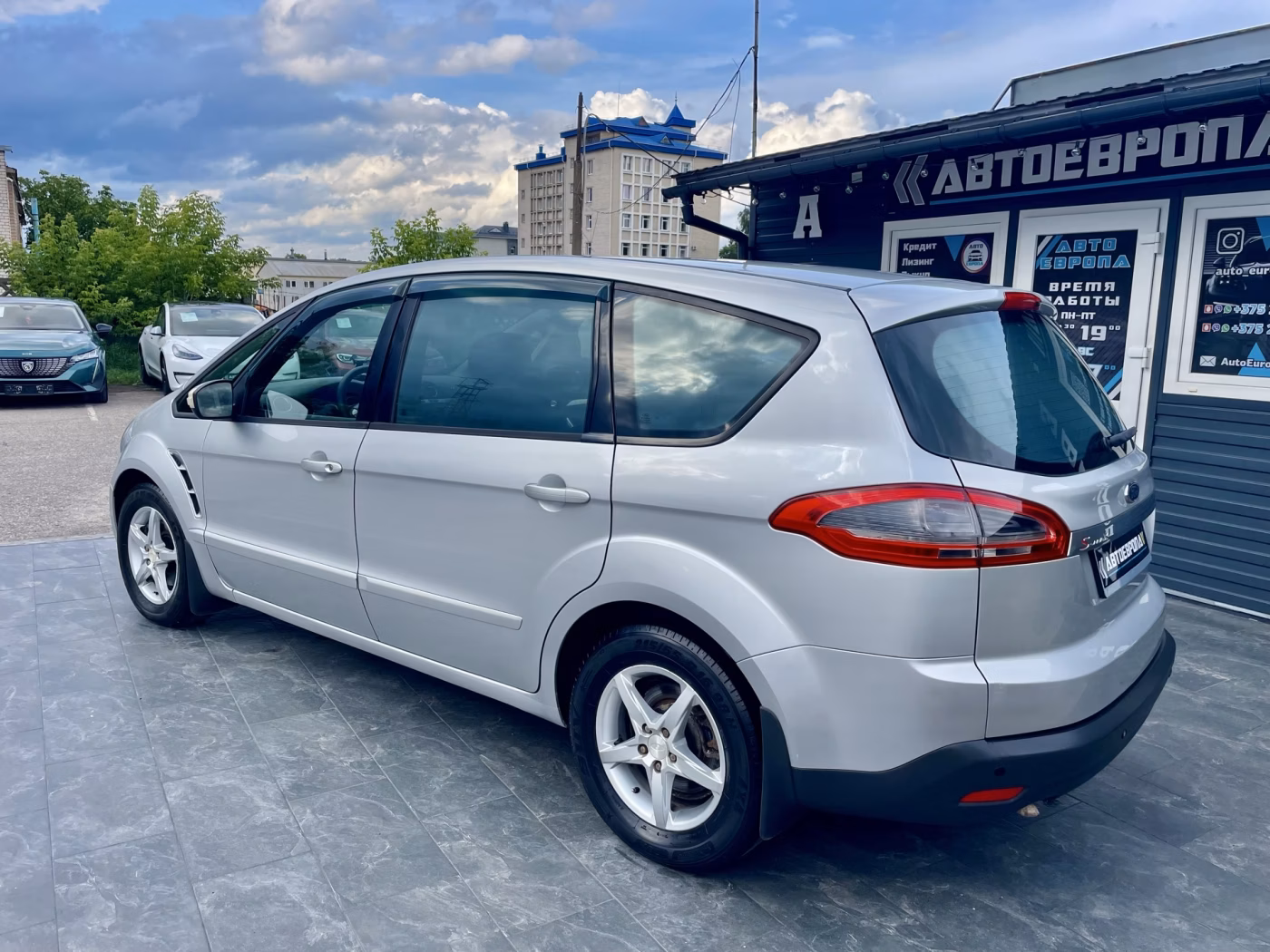 Ford S-MAX фото 8