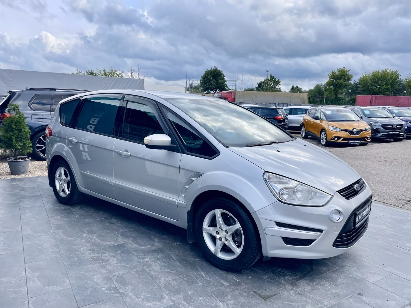 Ford S-MAX фото 4