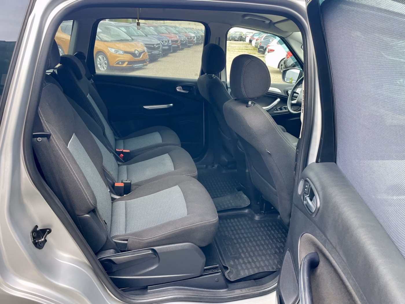 Ford S-MAX фото 16