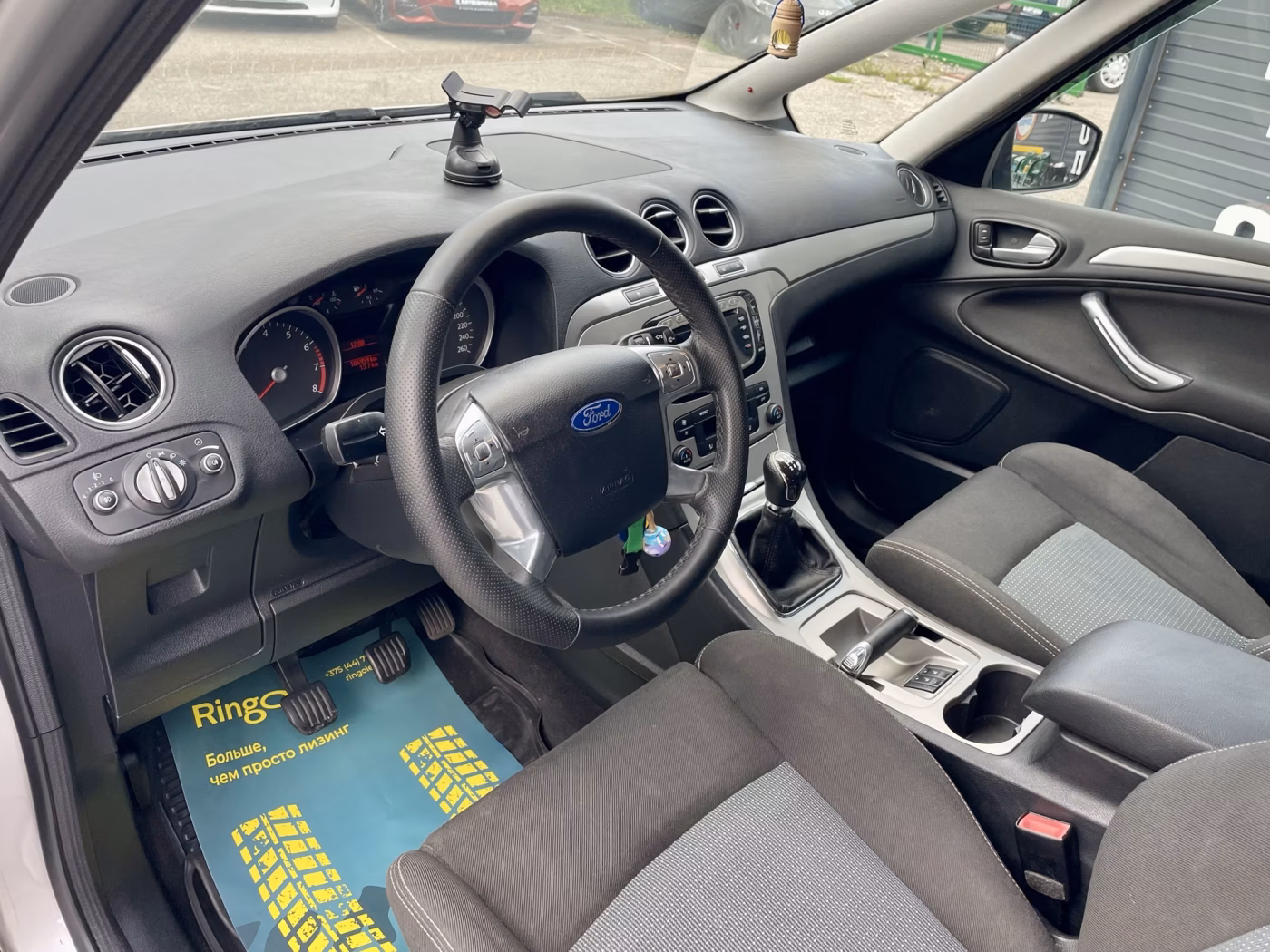 Ford S-MAX фото 18