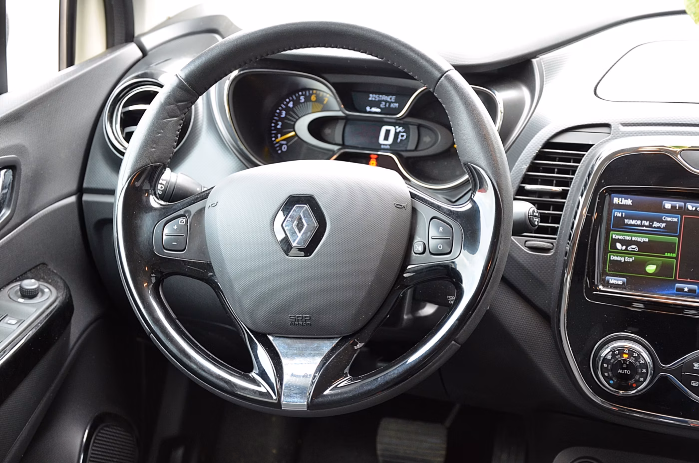 Renault Captur фото 15