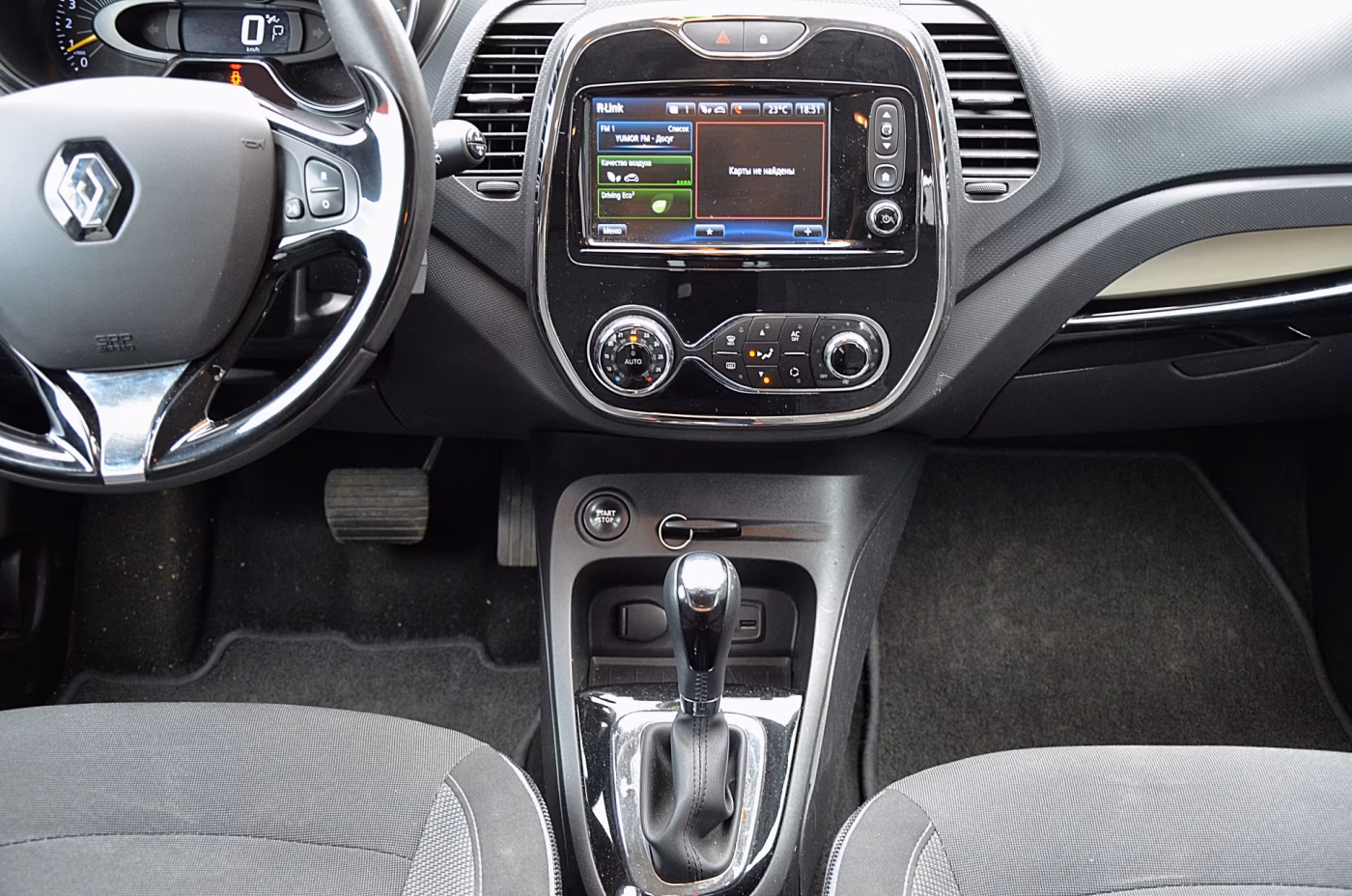 Renault Captur фото 17