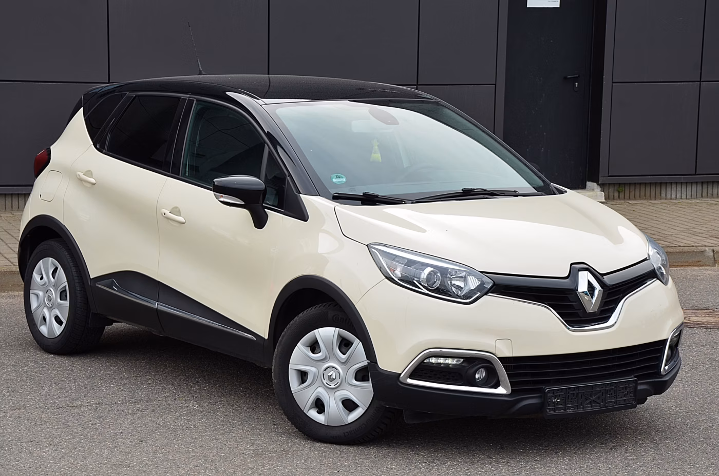 Renault Captur фото 21