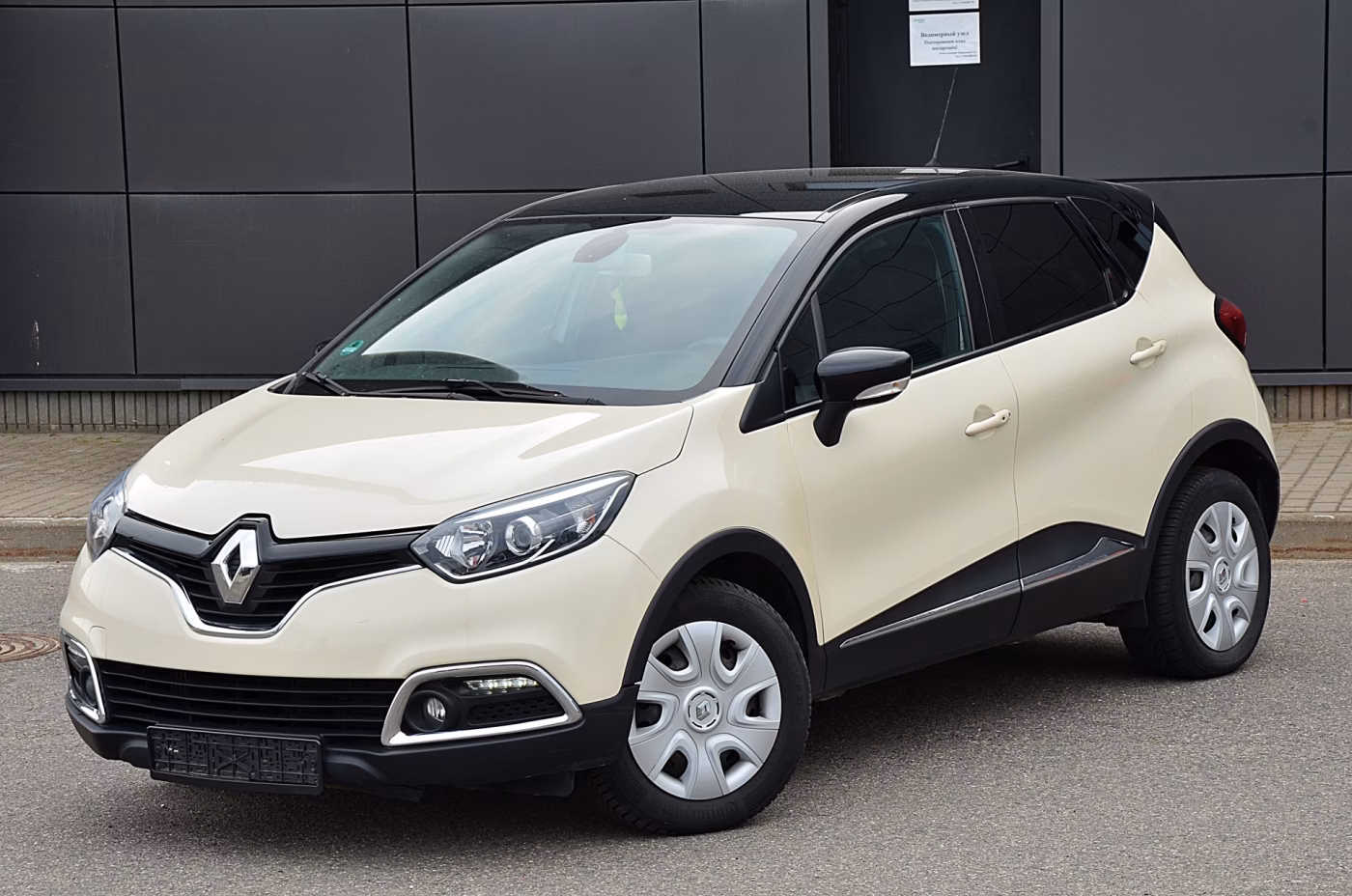 Renault Captur фото 22