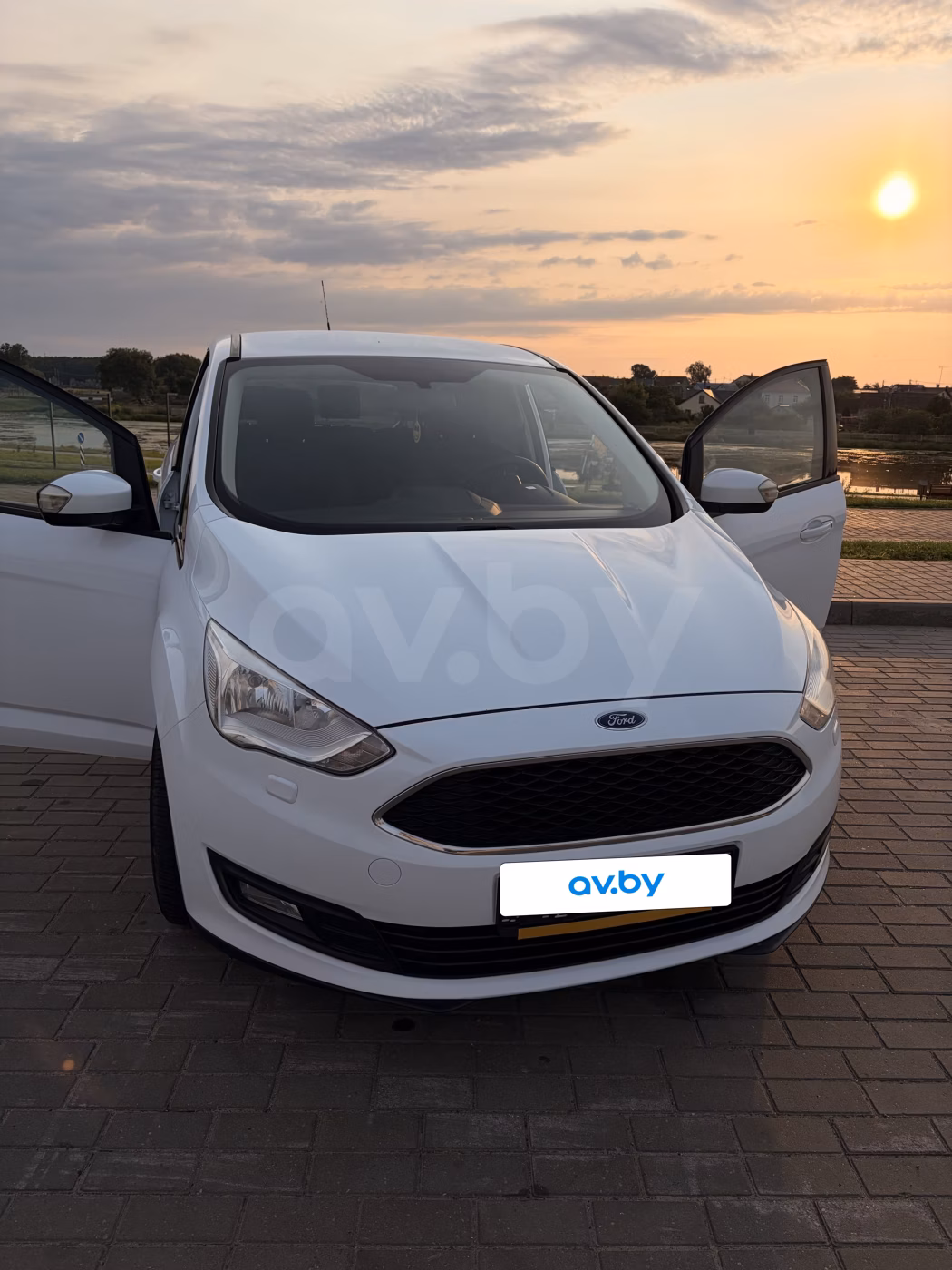 Ford C-MAX фото 10