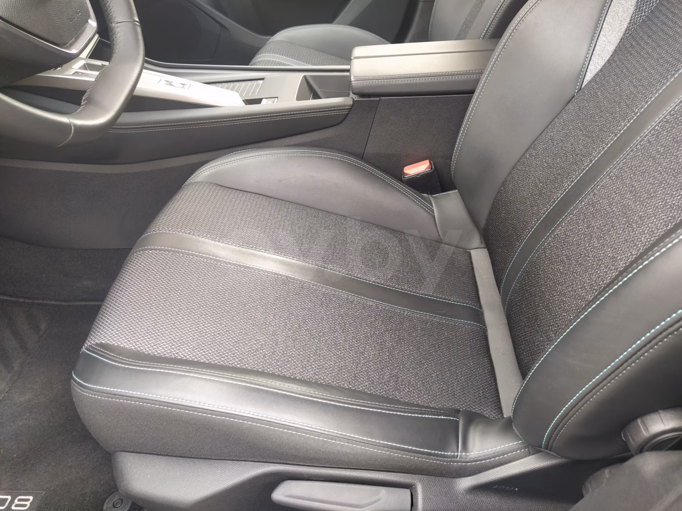 Peugeot 308 фото 11