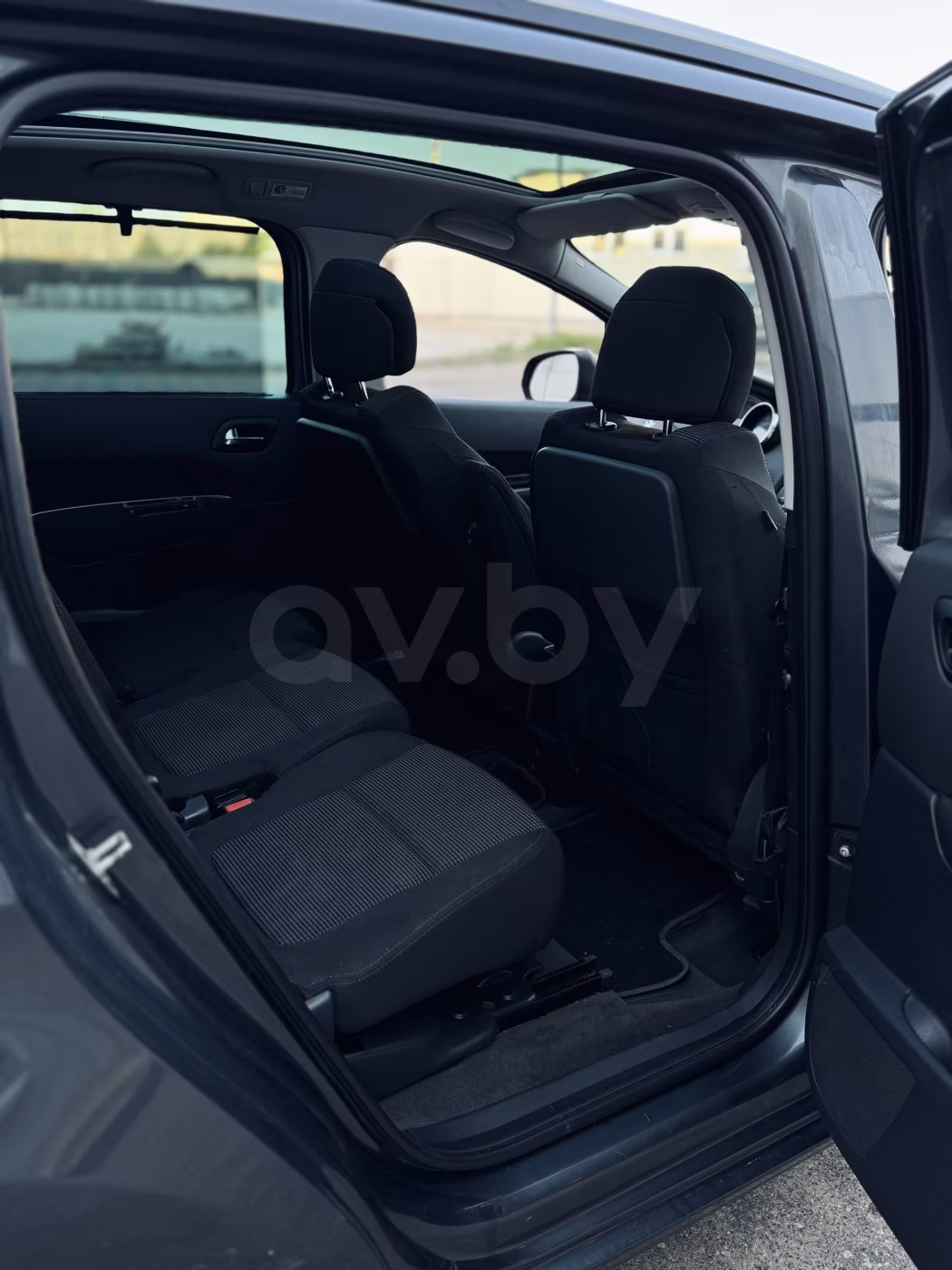 Peugeot 5008 фото 10