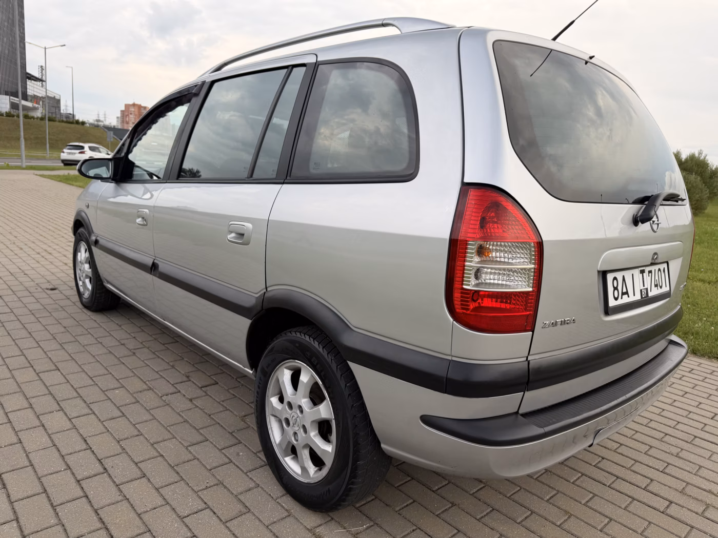 Opel Zafira фото 5