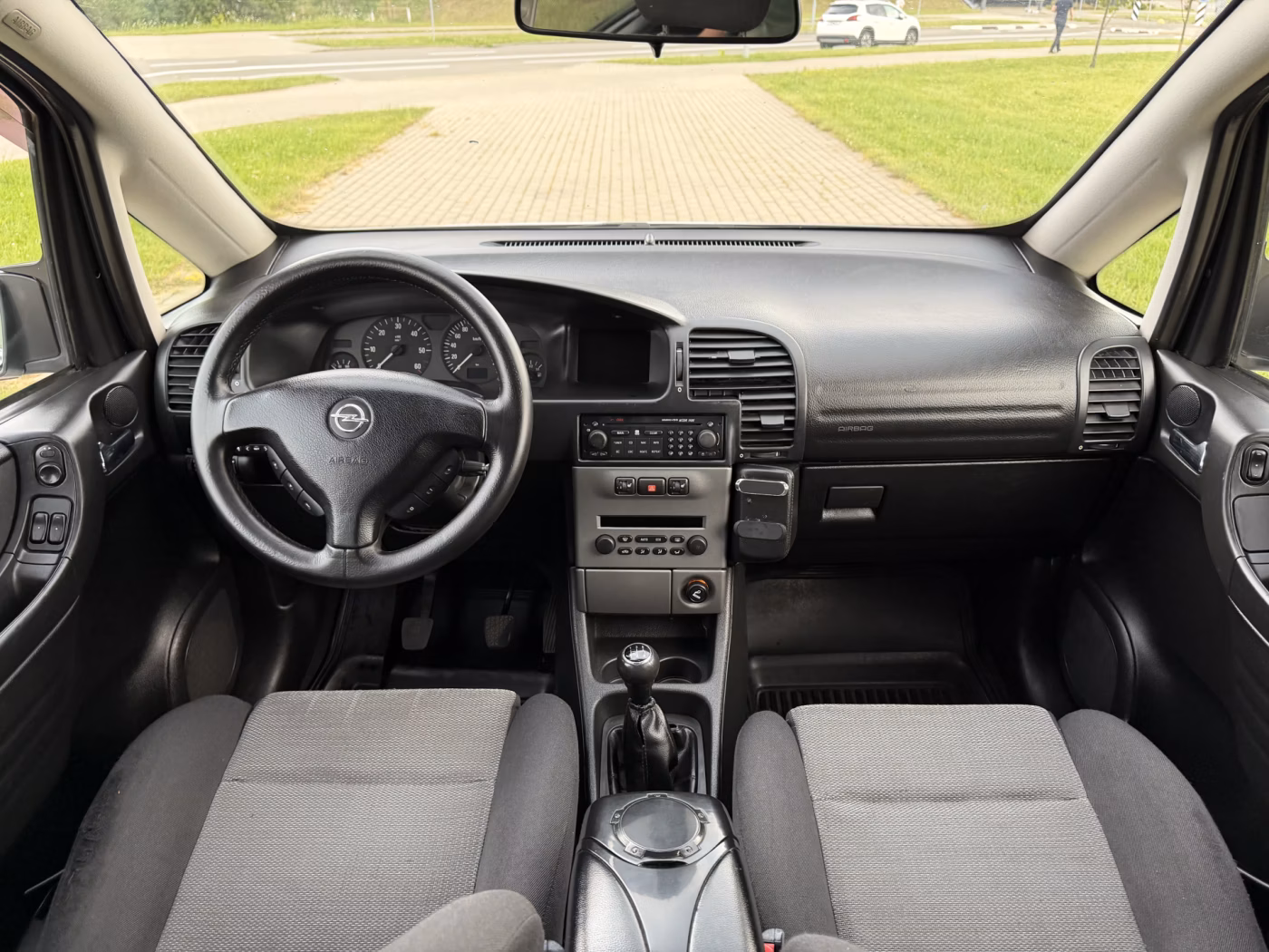 Opel Zafira фото 11