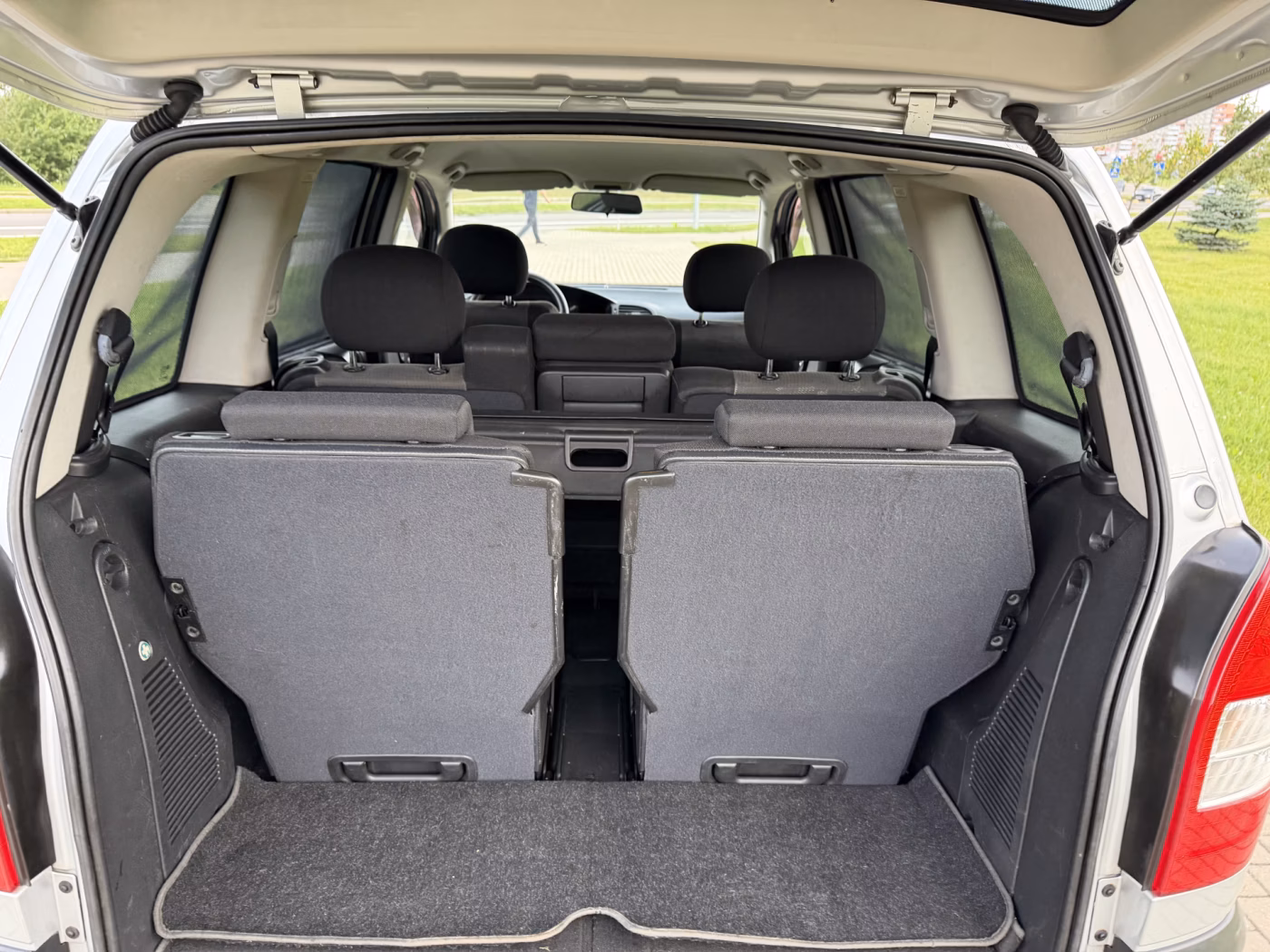 Opel Zafira фото 10