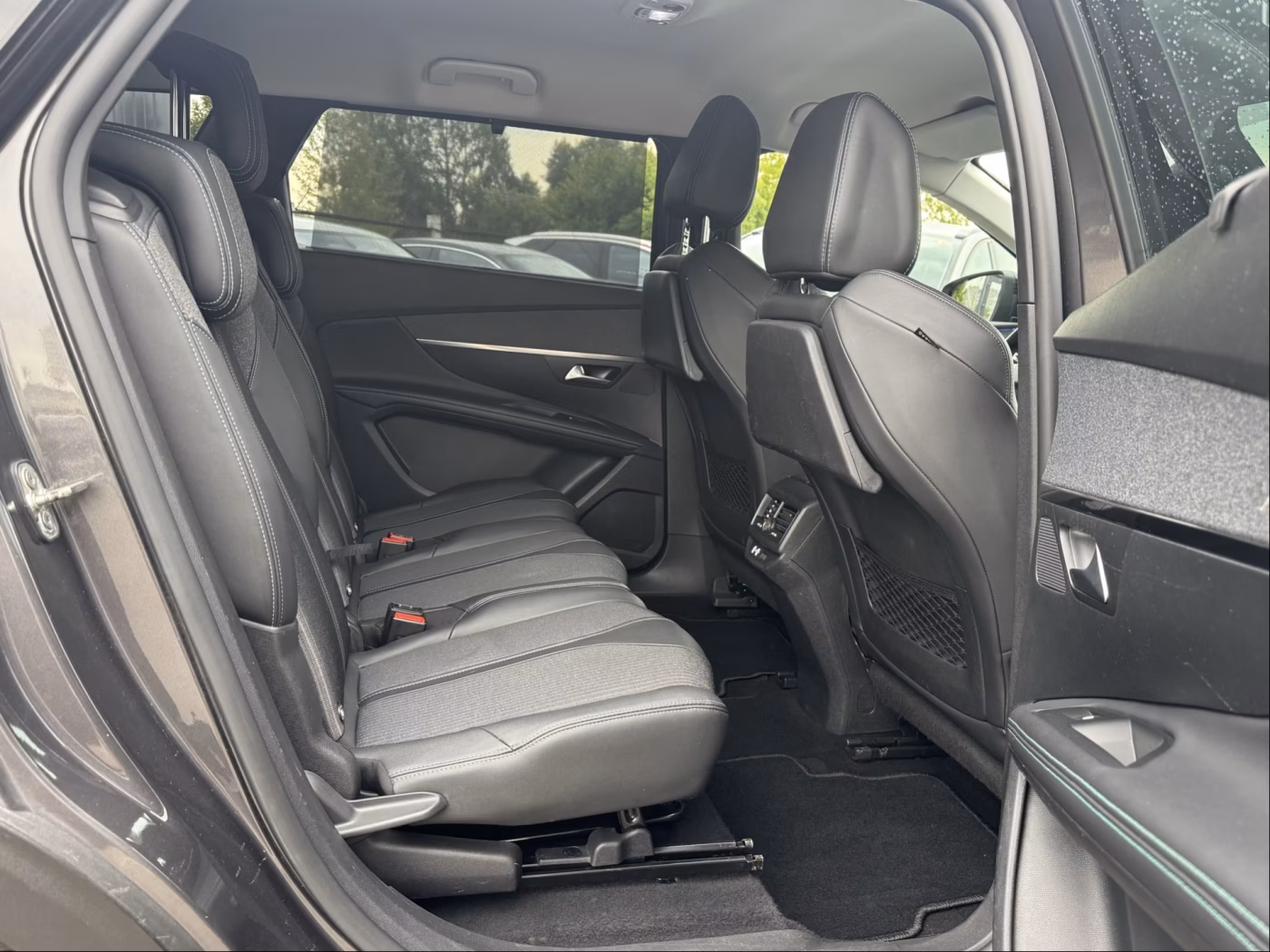 Peugeot 5008 фото 17