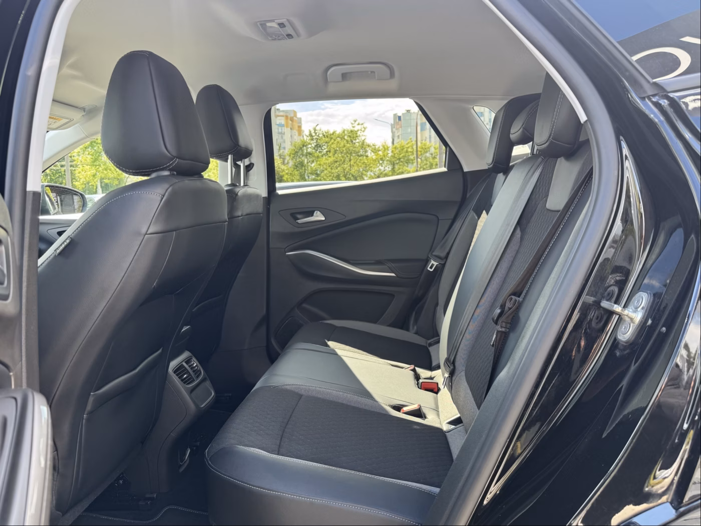 Opel Grandland X фото 12