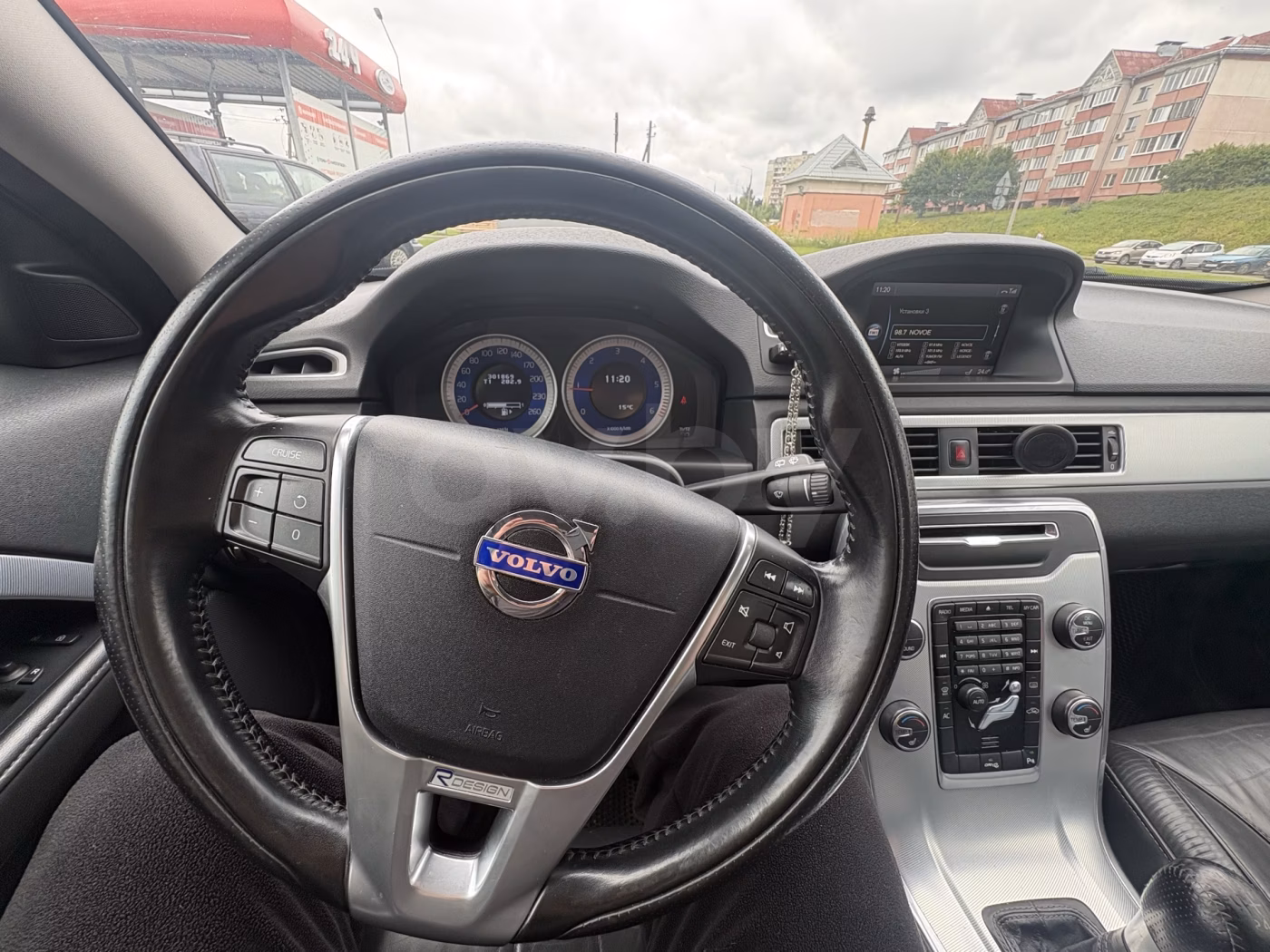 Volvo V70 фото 8