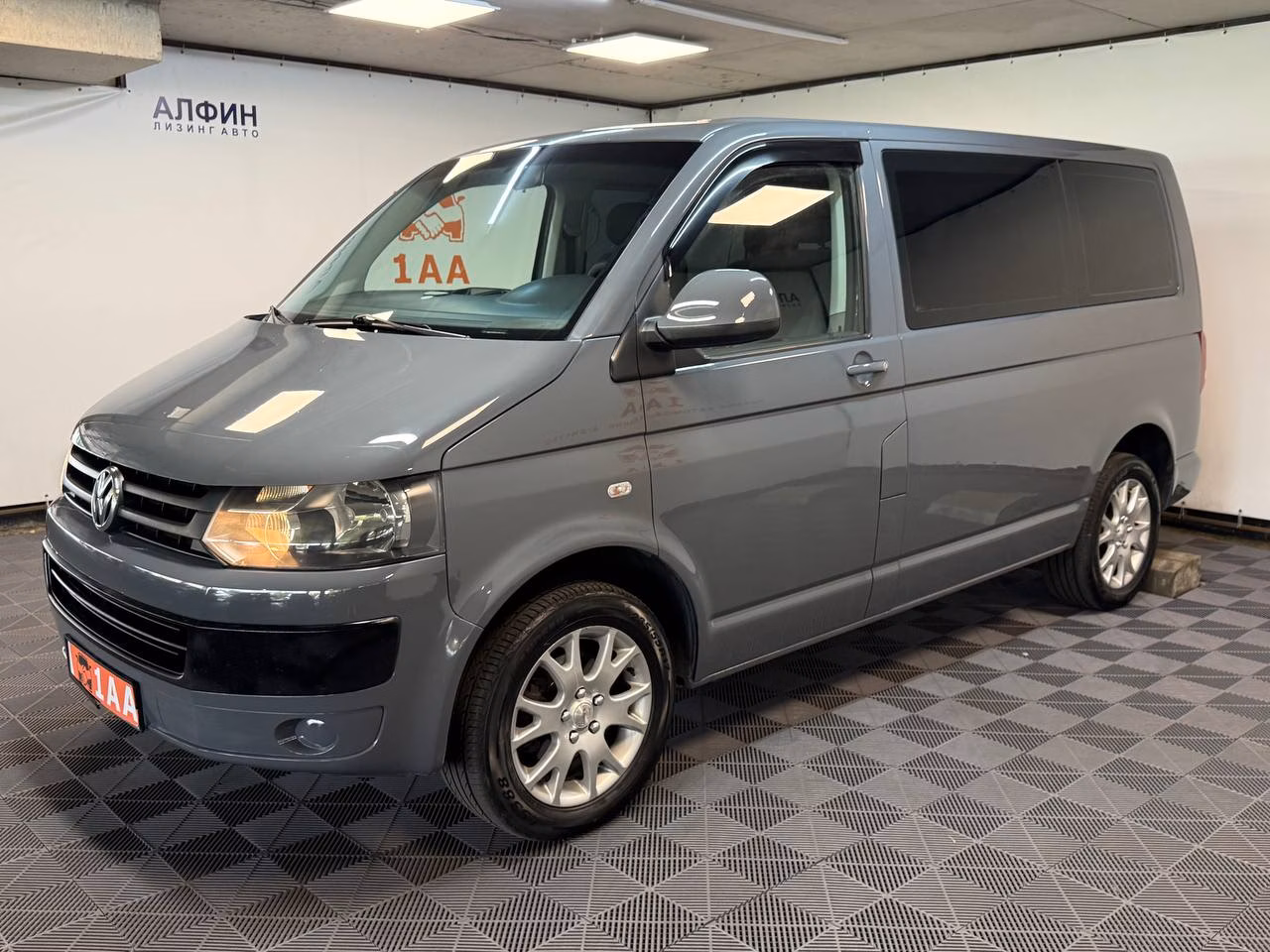 Volkswagen Caravelle фото 5