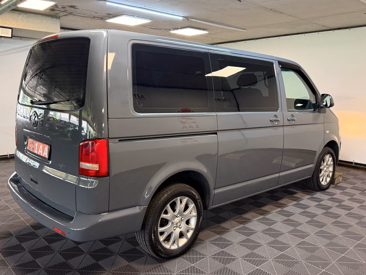 Volkswagen Caravelle фото 10