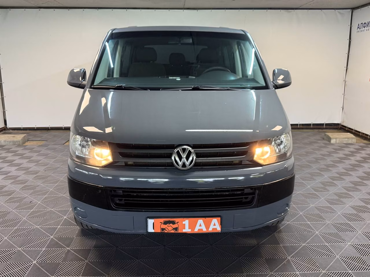 Volkswagen Caravelle фото 2