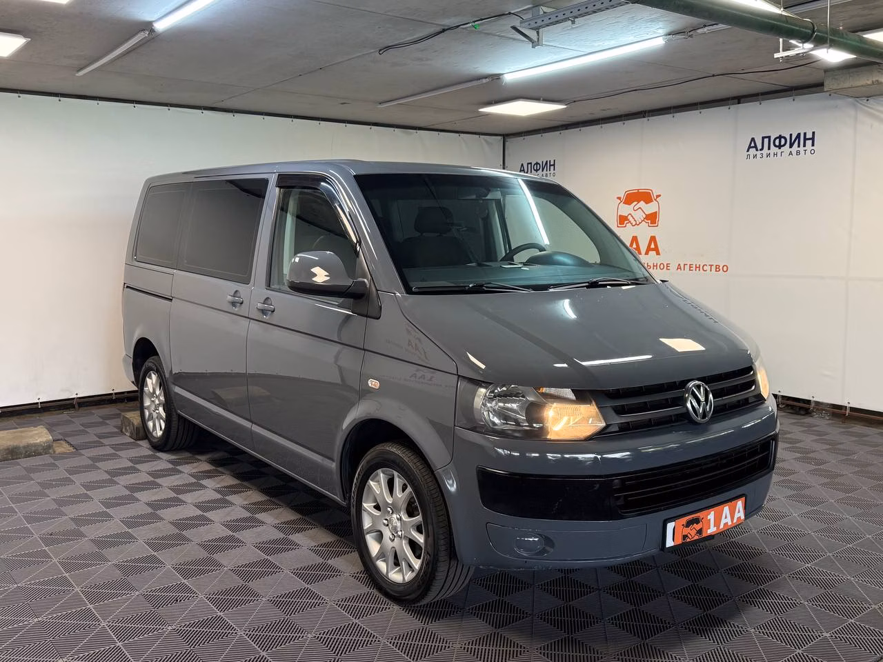 Volkswagen Caravelle фото 3