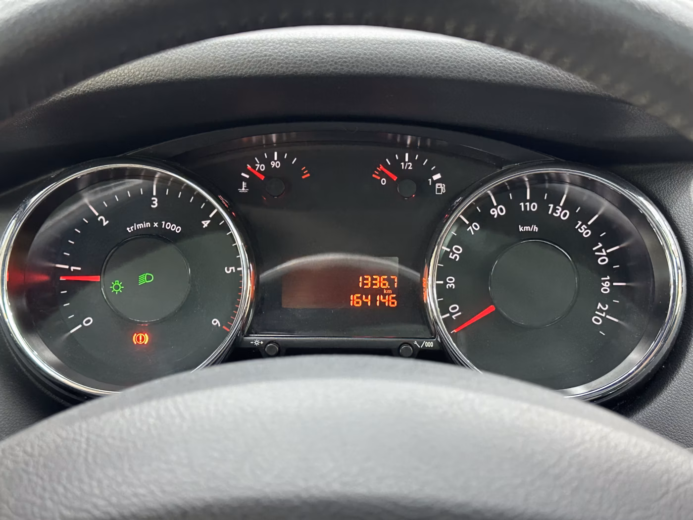 Peugeot 5008 фото 13