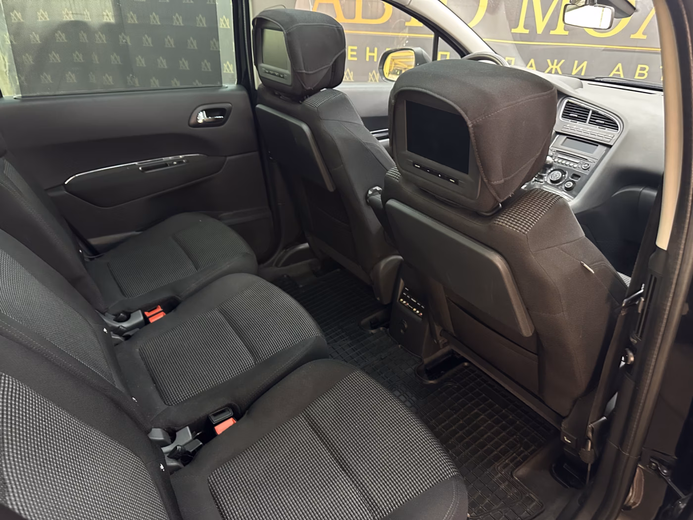 Peugeot 5008 фото 25