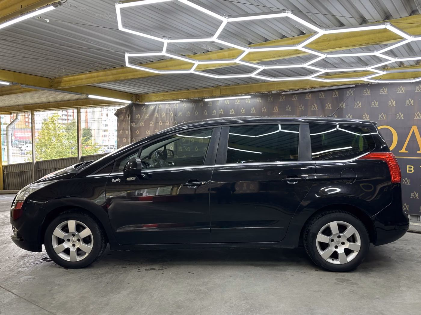 Peugeot 5008 фото 5