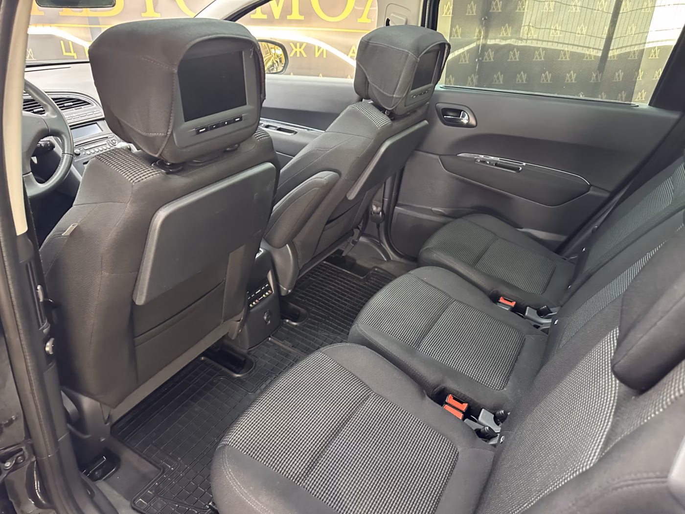 Peugeot 5008 фото 26