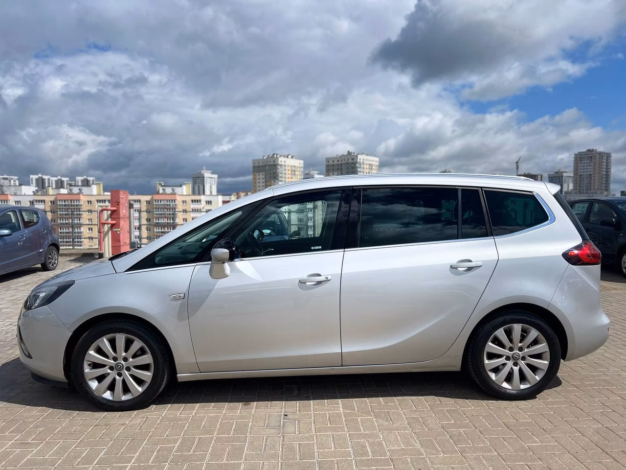 Opel Zafira фото 5