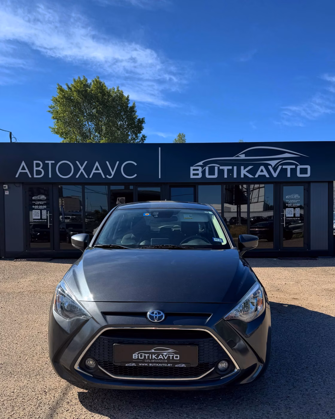 Toyota Yaris фото 2