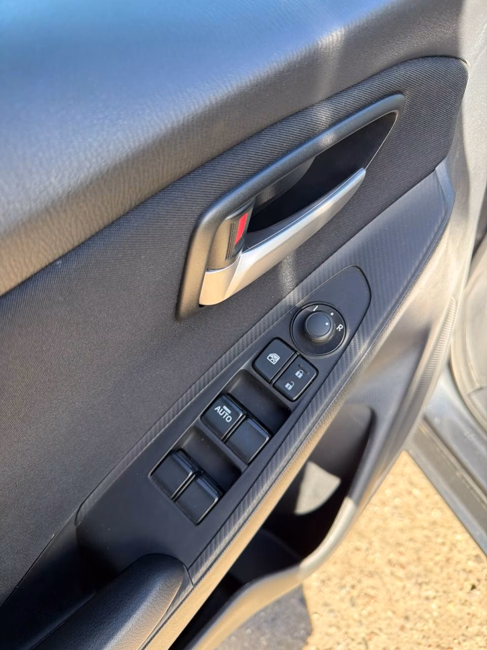 Toyota Yaris фото 11