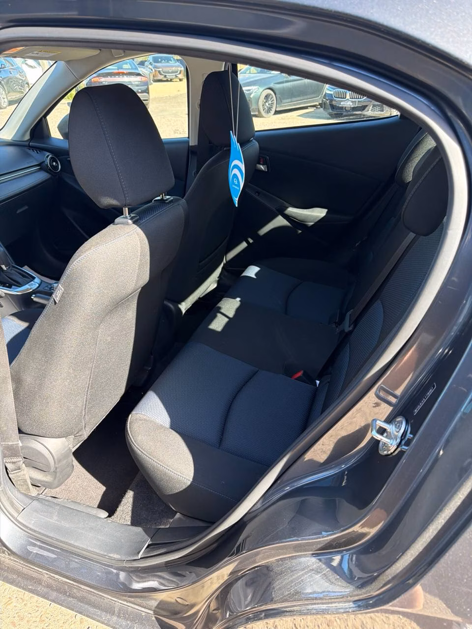Toyota Yaris фото 12