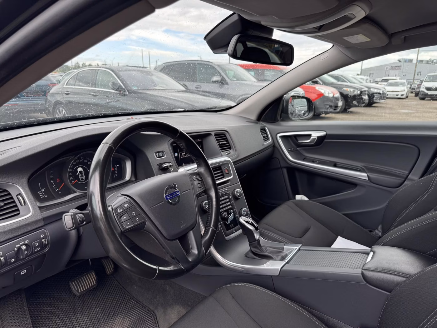 Volvo V60 фото 13