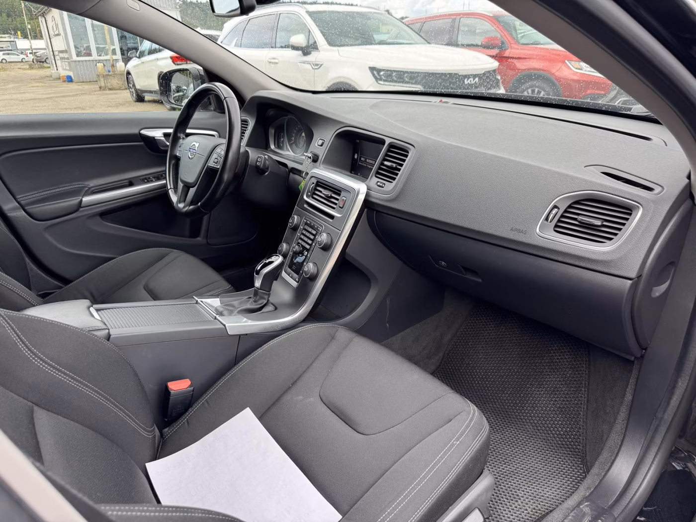 Volvo V60 фото 14